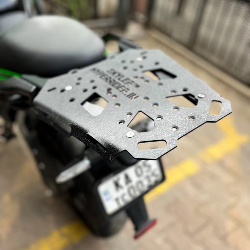 Perfect fit with Top rack with aluminum plate from Kawasaki Versys 650