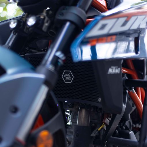 Black aluminium radiator guard for KTM Duke Gen3